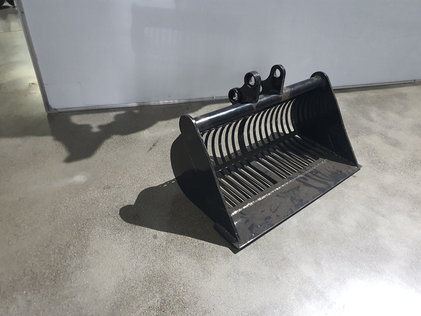 24" Riddle Bucket Skeleton Bucket For 1-2 TonMini Excavators | 12EX-LD24B