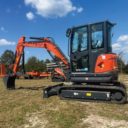 4-Ton Mini Excavator with Kubota Engine With Hydraulic Thumb | CFG-40UF