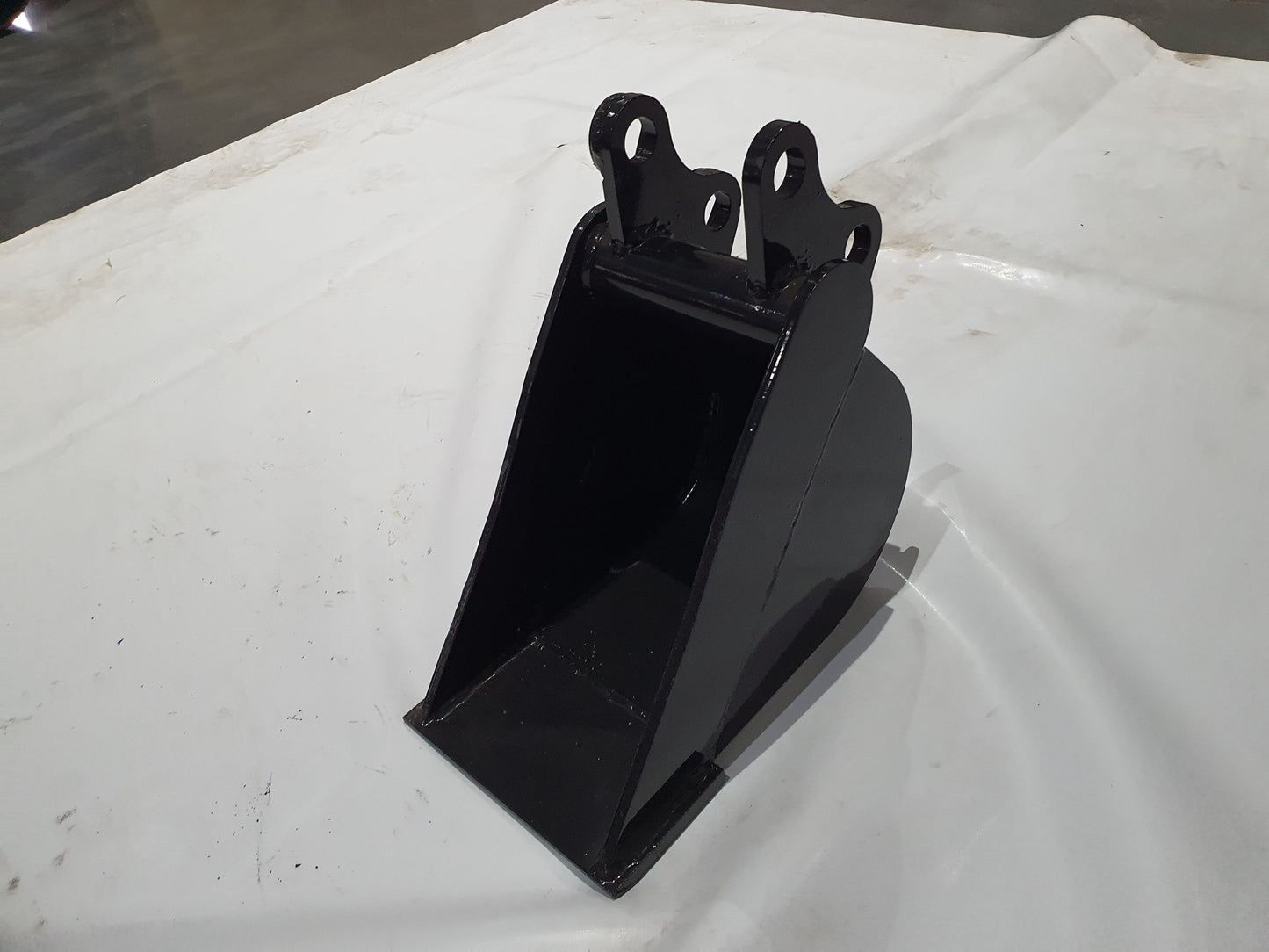 AGT New 8 in Toothless Bucket withoutTeeth 200MM for 1-2 ton Mini Excavator | 12EX-WD08B