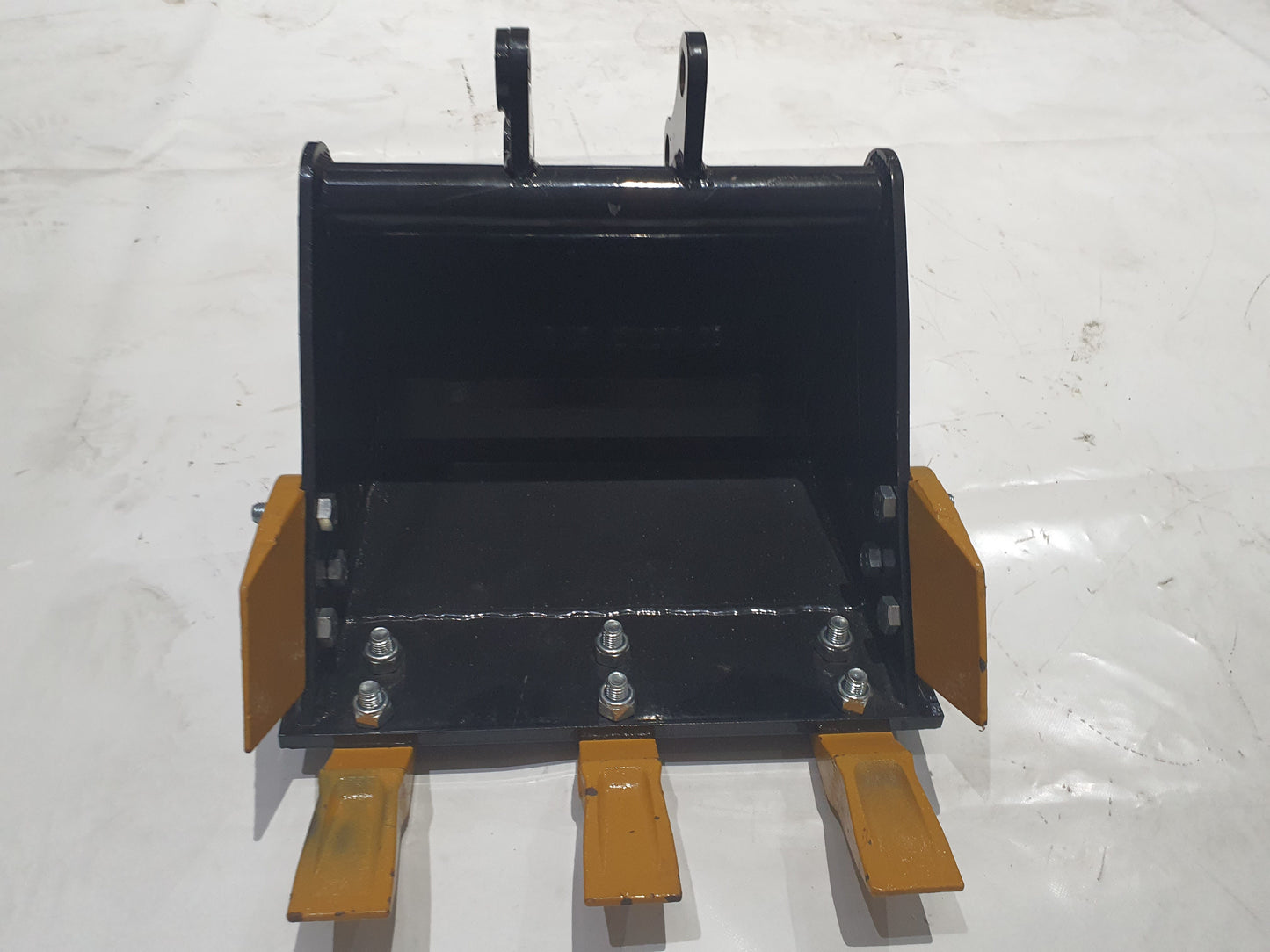 16" Bucket With Teeth For AGT Mini Excavators | 12EX-WD16