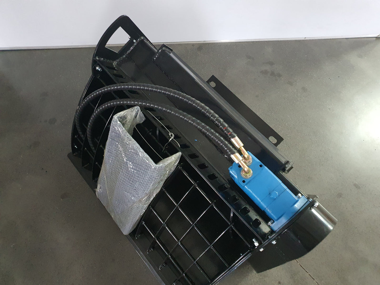 40" Concrete Cement Mixer Bucket Attachment for Mini Skid Steer Loader |  M-BKM