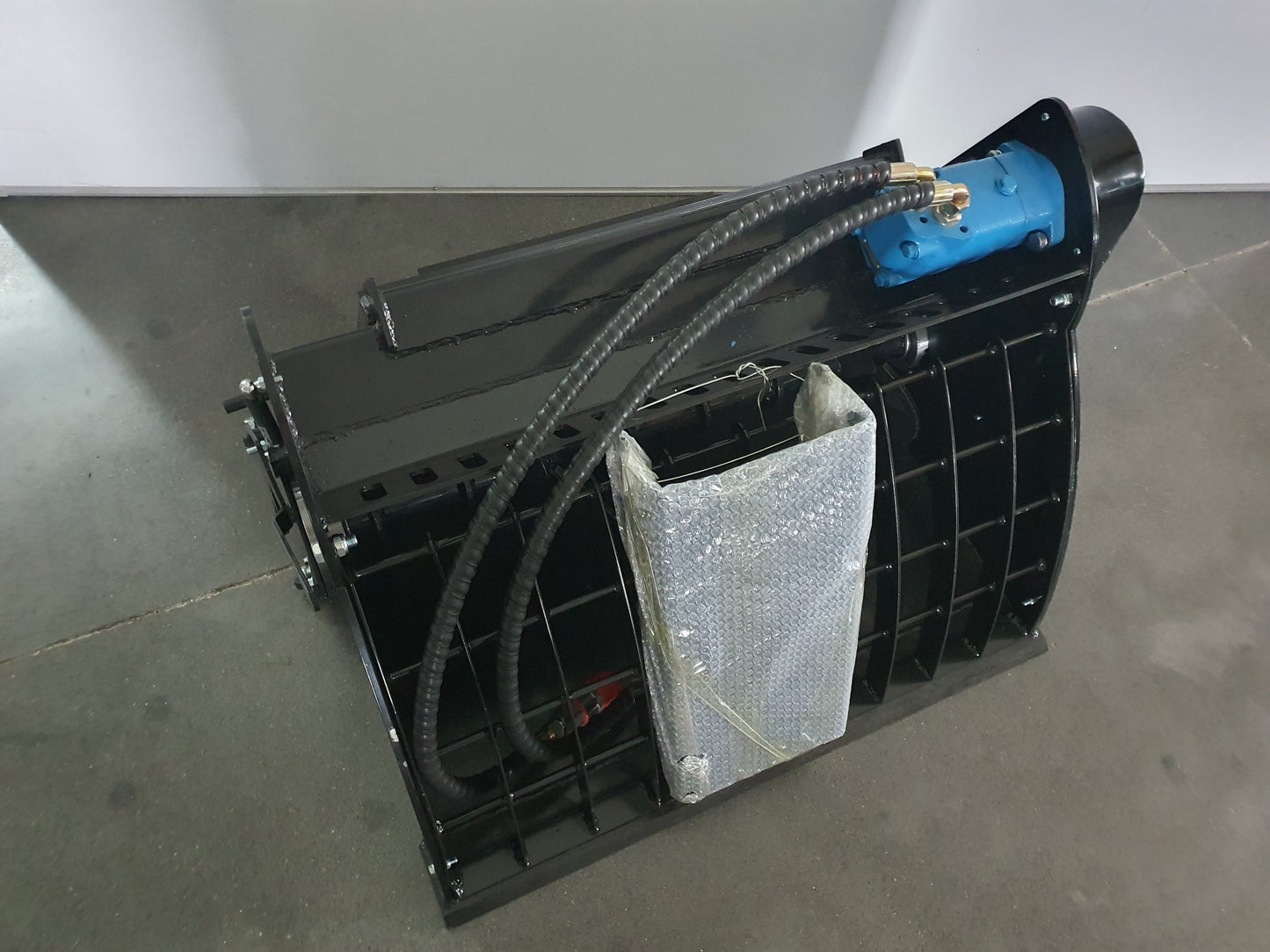 40" Concrete Cement Mixer Bucket Attachment for Mini Skid Steer Loader |  M-BKM