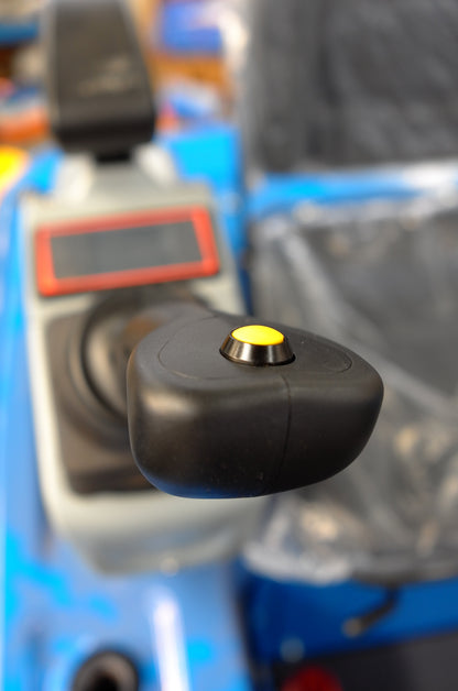 1.3Ton 13.7HP Mini Excavator Digger Diesel Kubota EPA Engine Crawler | DM20