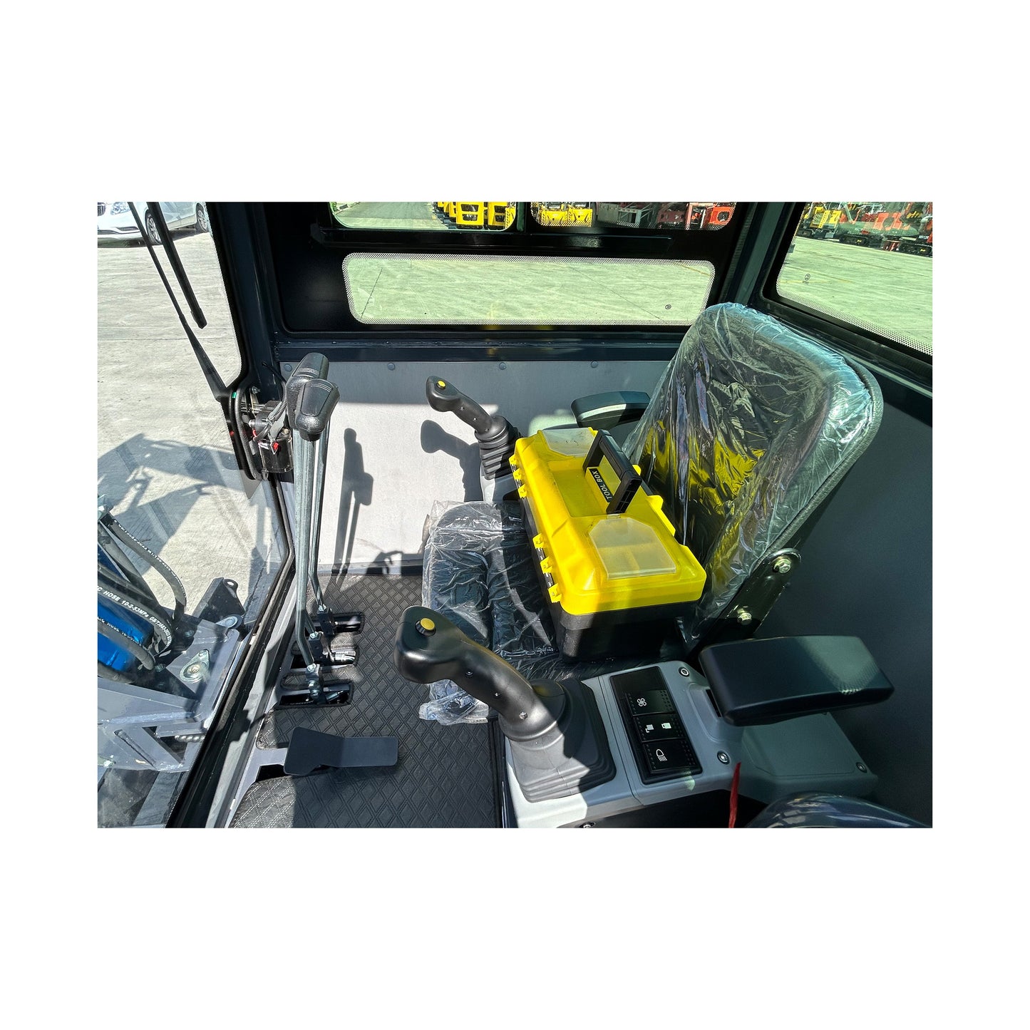 2 Ton Hydraulic Excavator Crawler Digger Gasoline Engine Excavator With Cab | MY50R