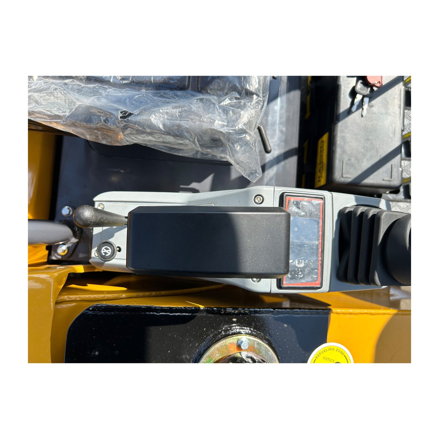 2 Ton Hydraulic Excavator Cab Crawler Type Engine-Powered Digger Gasoline Engine Bucket-equipped Excavator | MX50R