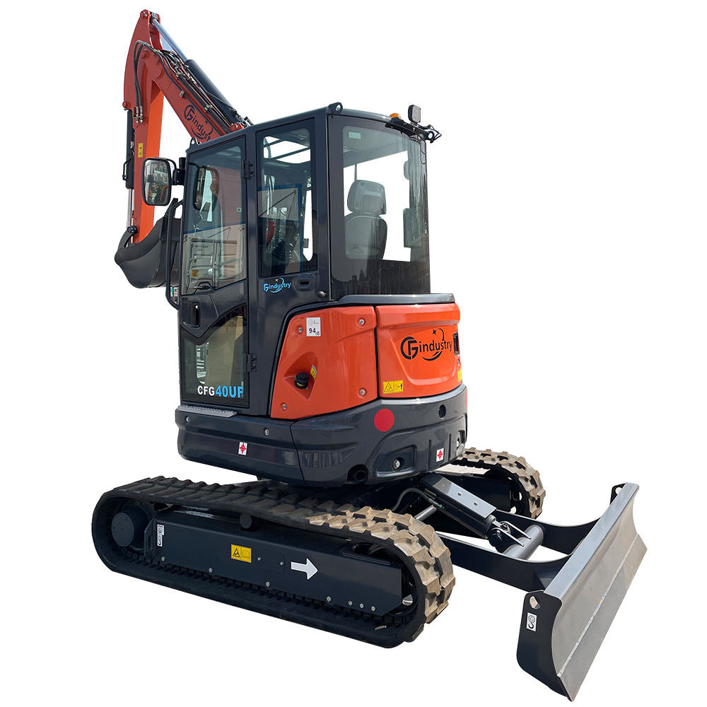 4-Ton Mini Excavator with Kubota Engine With Hydraulic Thumb | CFG-40UF