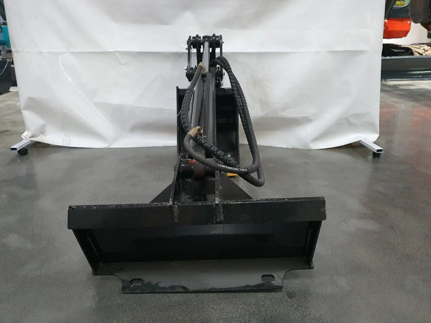 AGT 12" Digger Bucket Single Arm DiggerAttachment for Mini Skid Steer | M-DRG