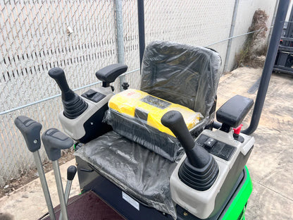 1 TON, B&S ENGINE MINI SMALL EXCAVATOR W/ HYDRAULIC THUMB & SWING BOOM | KX12-CB