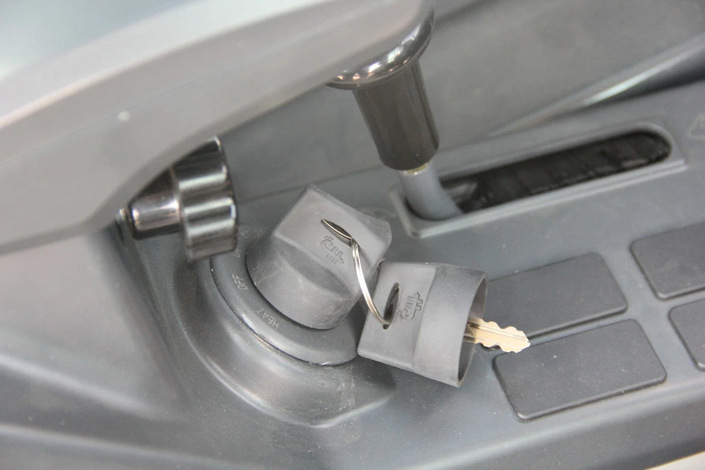 2.8 Ton Yanmar Diesel Engine Miniexcavator W/ Hydraulic Thumb | CFG-STE35SR