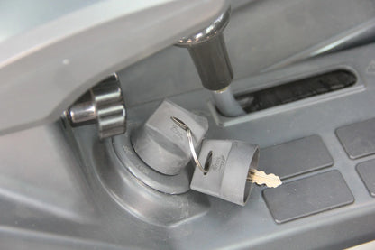 2.8 Ton Yanmar Diesel Engine Miniexcavator W/ Hydraulic Thumb | CFG-STE35SR